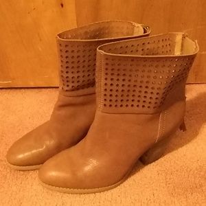 Nine West leather bootie